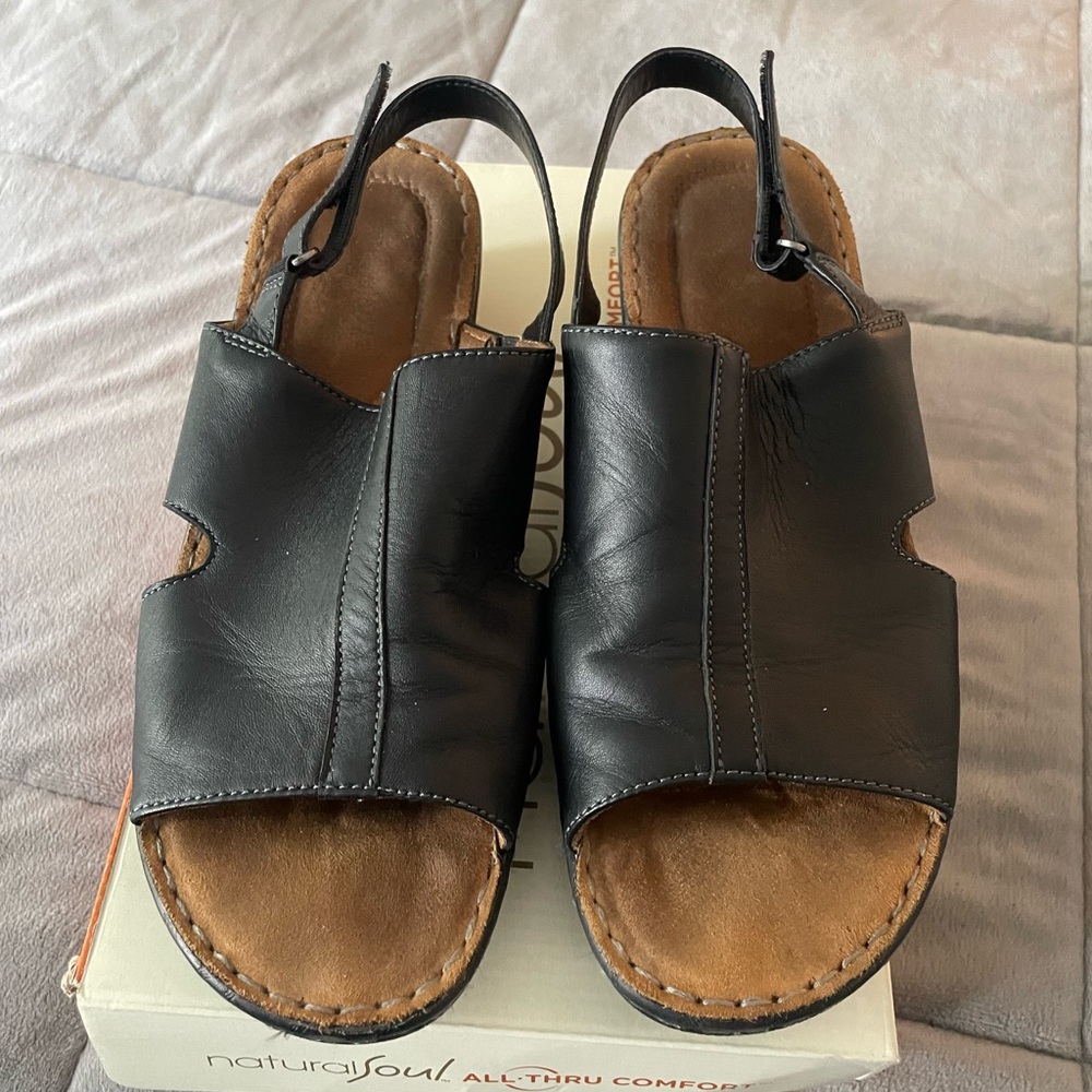 Natural Soul Black Leather Wedge Sandals